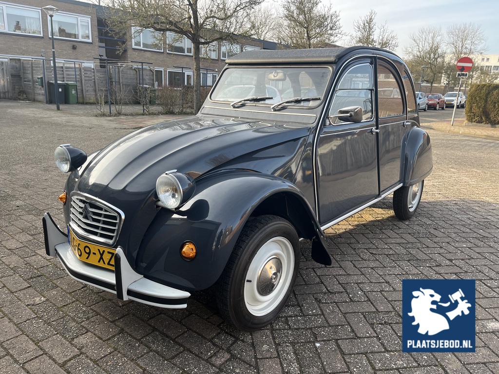 Citroën 2CV6, kenteken: LG-79-XZ, afgegeven op 25–06-1984, bouwjaar 1984, APK tot juni 2025, kleur grijs. Afgelezen kilometerstand 00036km, 2 sleutels aanwezig.