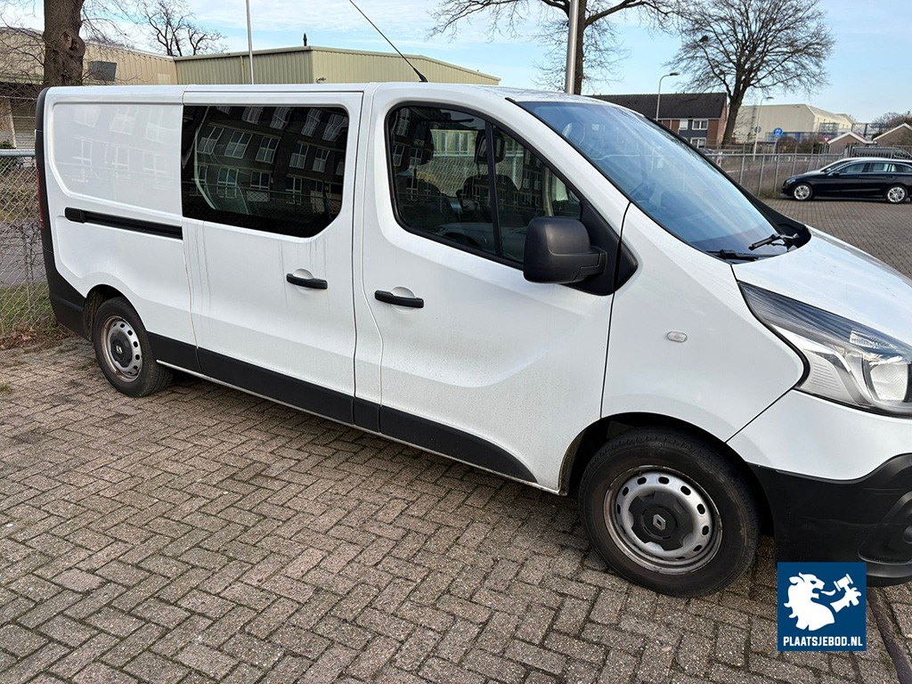 Renault Traffic bedrijfswagen type 1.6 dCi T29 L2H1 DC Comfort, kenteken V-277-TH afgegeven 22-11-2018, bouwjaar 2018. Afgelezen kilometerstand 184.581 km.